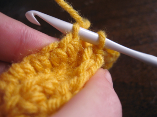 crochet chain link making the fold