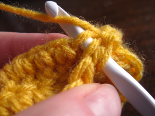 crochet chain link making the fold 2